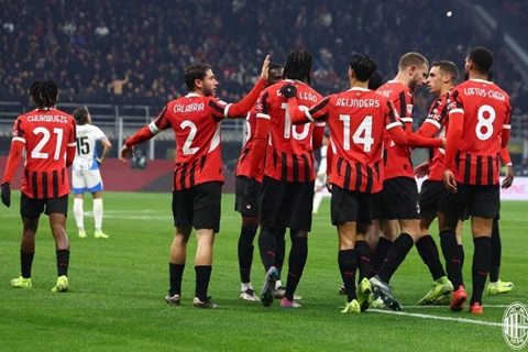 بولونيا يضع عينه على ثلاثي ميلان المنبوذ